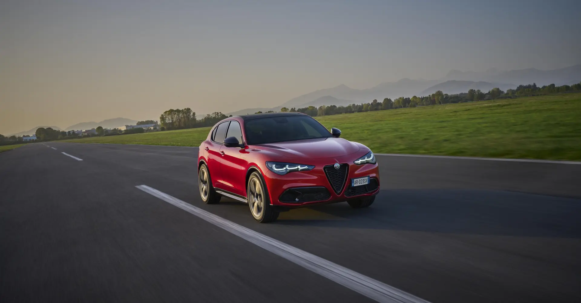 Alfa Romeo Giulia und Stelvio räumen beim Designwettbewerb autonis 2023 ab